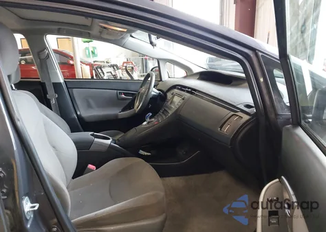 2013 Toyota Prius Three z USA, uszkodzony, nr VIN JTDKN3DU5D5545726